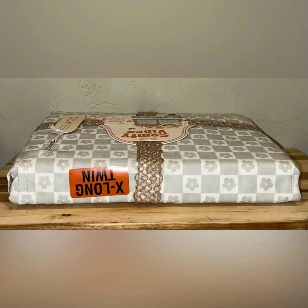 NEW COMFY VIBES DAISY CHECKERBOARD  TWIN XL 3 PIECE SHEET SET. NWTS. - Picture 5 of 5